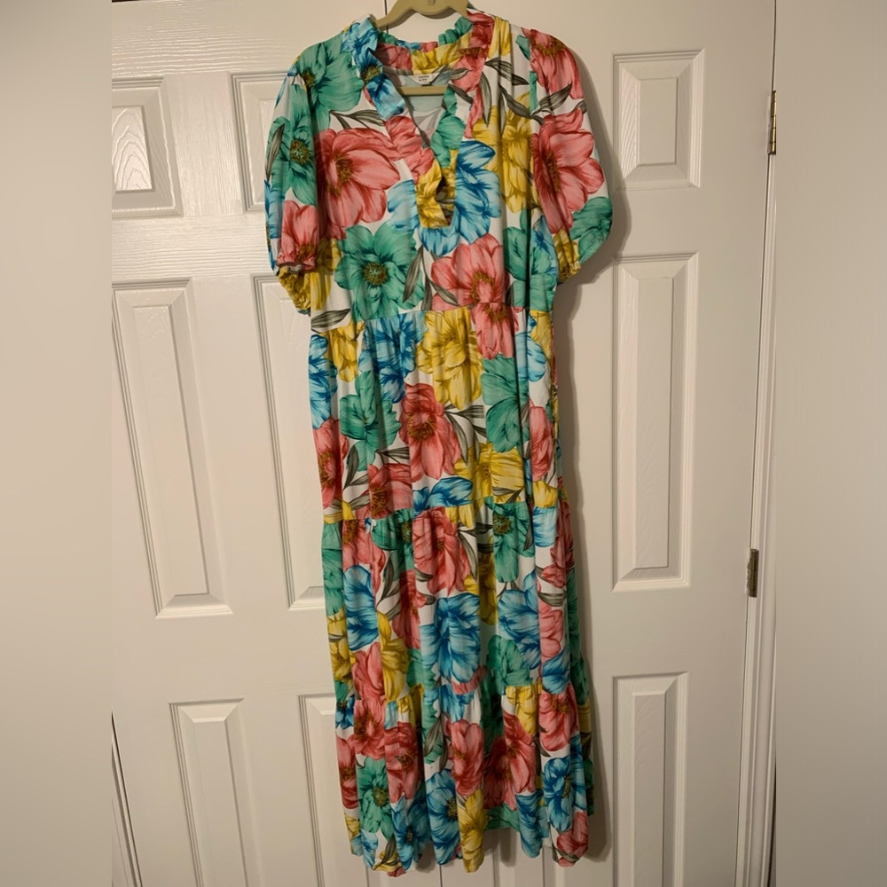 Plus Size Short Sleeve Ruffle Neck Dress